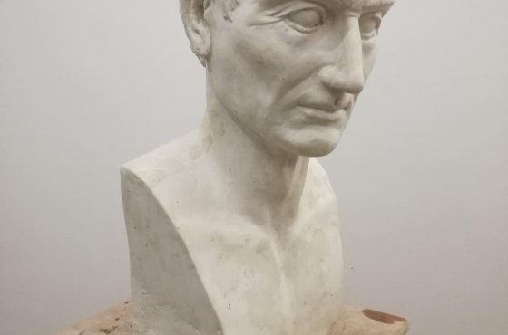 Caesar busta